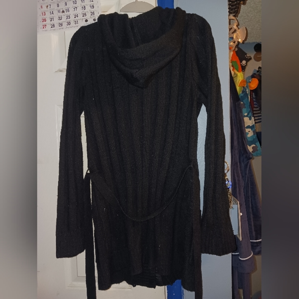 Sweater - Picture 2 of 6